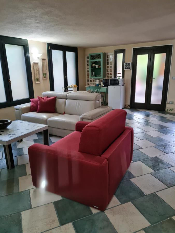 L'Antica Cantina Usini Luaran gambar